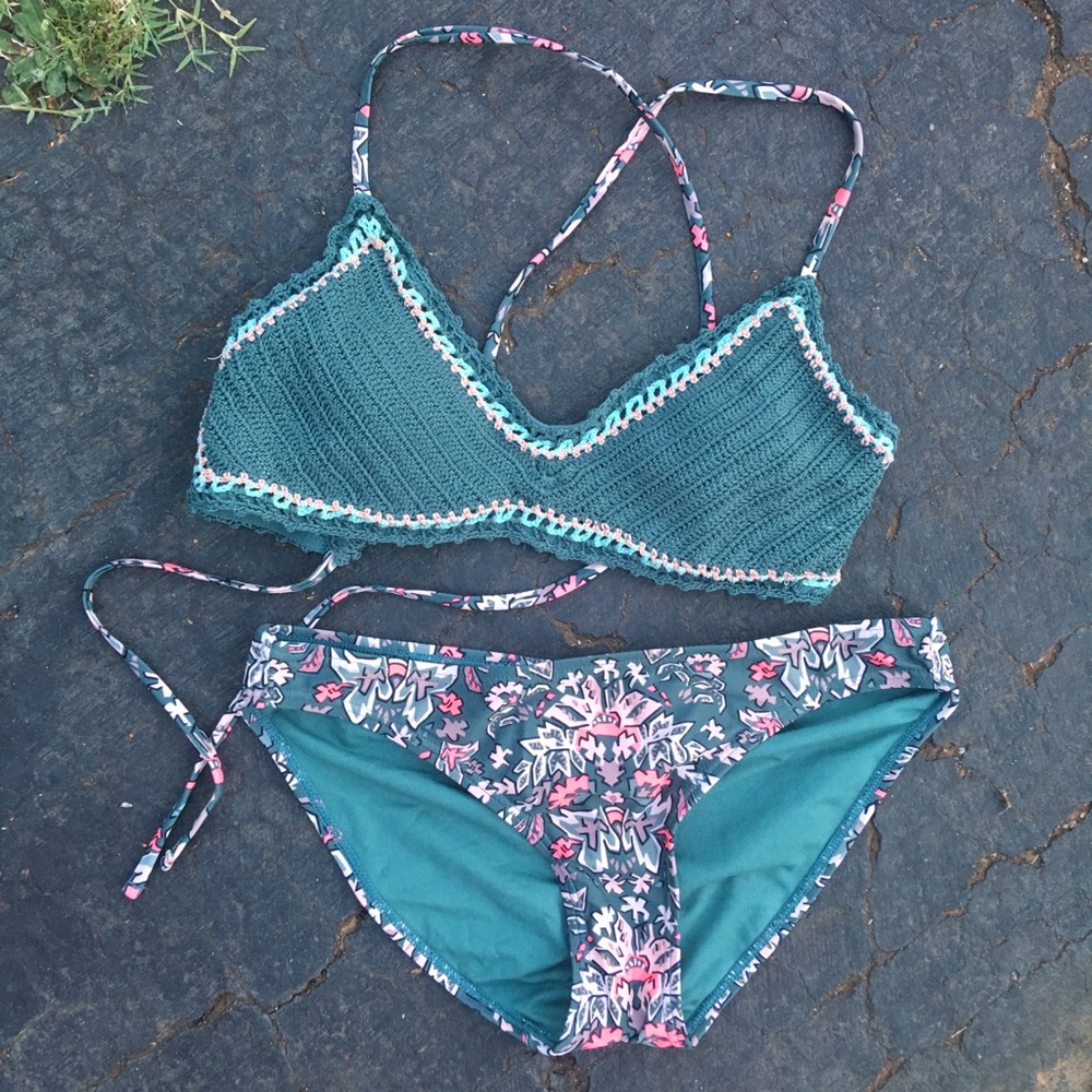 Xhilaration bikini set! Barely used!